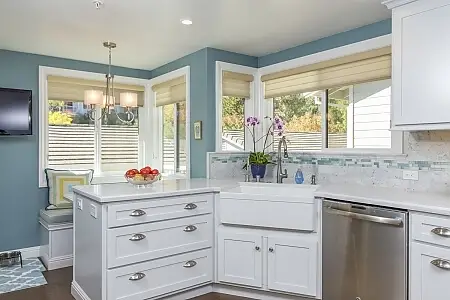  Farmhouse Sink & Breakfast Nook – 4320 Terra Granada