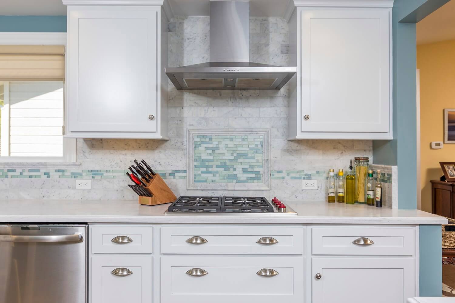  Cooktop & Backsplash Detail – 4320 Terra Granada